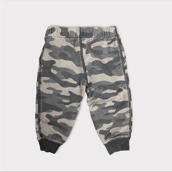 Carter's | 3/$15| Gray Cameo Baby Sweats - Picture 2 of 3